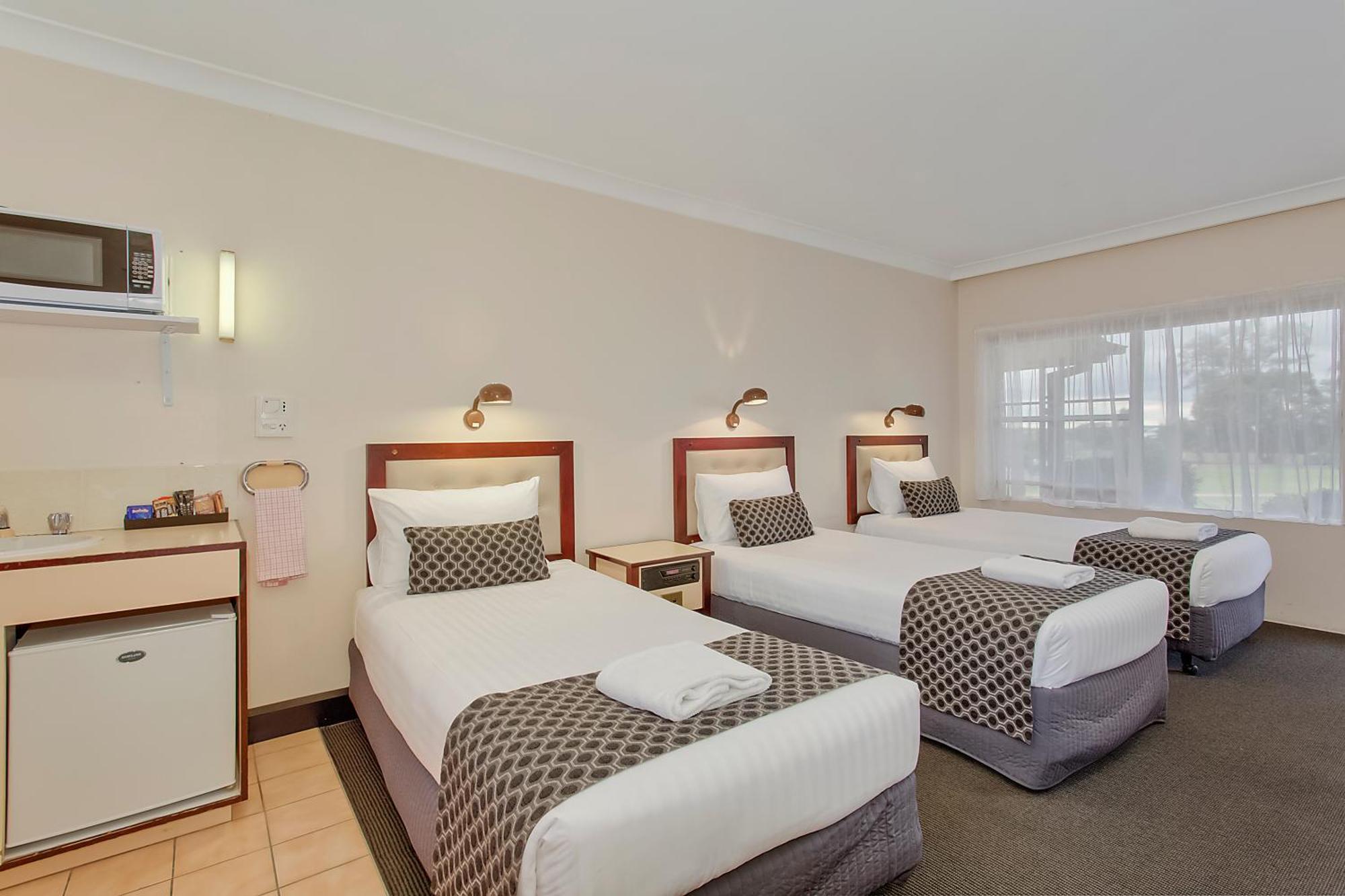 Hotel Econo Savannah Park 3*